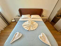 Apartments Azimut Rezevici