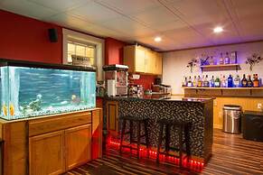 Six-Bedroom Family Retreat