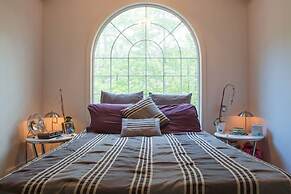 Six-Bedroom Family Retreat