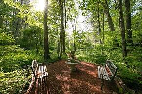 Six-Bedroom Family Retreat