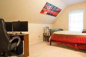 Six-Bedroom Family Retreat