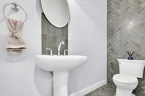 Serene Farms Hot Tub Pool Sunroom on 7 Acres