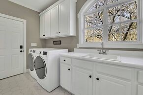 Serene Farms Hot Tub Pool Sunroom on 7 Acres