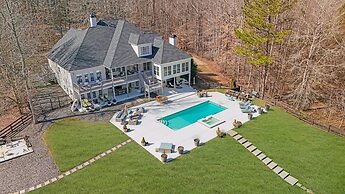 Serene Farms Hot Tub Pool Sunroom on 7 Acres