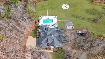 Serene Farms Hot Tub Pool Sunroom on 7 Acres