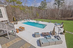 Serene Farms Hot Tub Pool Sunroom on 7 Acres