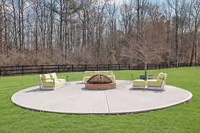 Serene Farms Hot Tub Pool Sunroom on 7 Acres