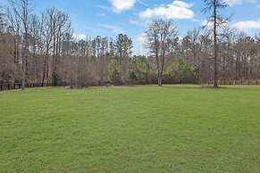 Serene Farms Hot Tub Pool Sunroom on 7 Acres