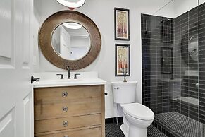 Serene Farms Hot Tub Pool Sunroom on 7 Acres