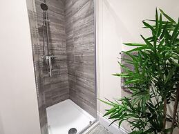 Shoreline Angel Apartments