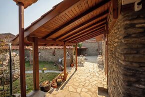 FLORA BİRGİ TAŞ KONAK