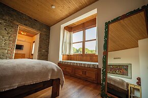 FLORA BİRGİ TAŞ KONAK