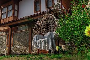 FLORA BİRGİ TAŞ KONAK