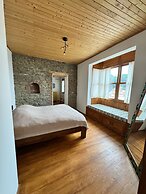 FLORA BİRGİ TAŞ KONAK