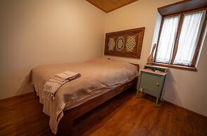 FLORA BİRGİ TAŞ KONAK