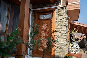 FLORA BİRGİ TAŞ KONAK