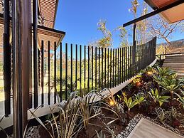 BEE Suites San José - Santa Ana