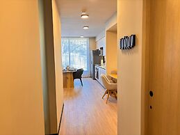 BEE Suites San José - Santa Ana