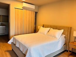 BEE Suites San José - Santa Ana