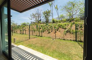 BEE Suites San José - Santa Ana