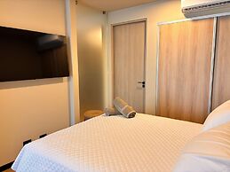 BEE Suites San José - Santa Ana