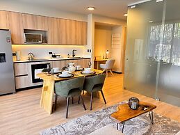 BEE Suites San José - Santa Ana