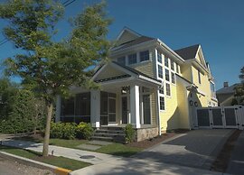 ST Lawrence Street 12