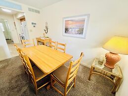 King Charles Avenue 404 #4