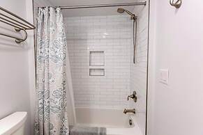 Wilmington Avenue 50 #102