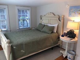 King Charles Avenue 604