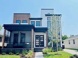 Sandalwood Street 306