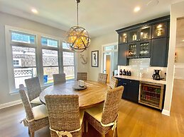 Scarborough Avenue 303