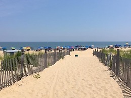 King Charles Avenue 502c