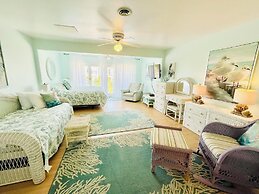 SEA Strand Court 3 #22