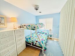 SEA Strand Court 3 #22