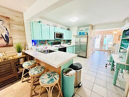 SEA Strand Court 3 #22