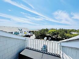 SEA Strand Court 3 #22