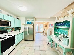 SEA Strand Court 3 #22