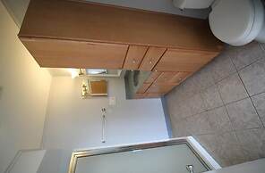 Bellevue Street 4 #6