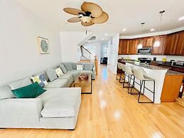 Catalina Circle 21307