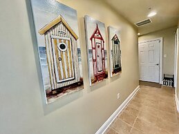 Blacstone Avenue 38285