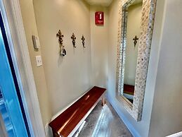 Blacstone Avenue 38285