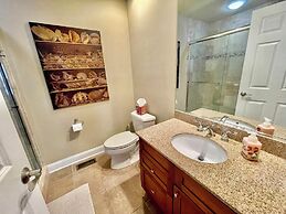 Blacstone Avenue 38285