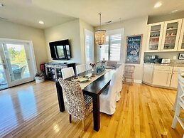 Blacstone Avenue 38285