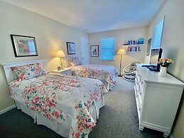 King Charles Avenue 408 #1