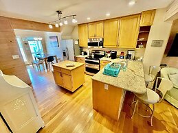 SEA Strand Court 3 #25