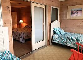 SEA Strand Court 3 #25