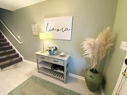 Canal Landing Court 36