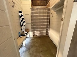 Hall Avenue 33