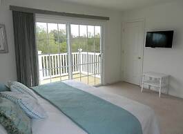 Canal Landing Court 48